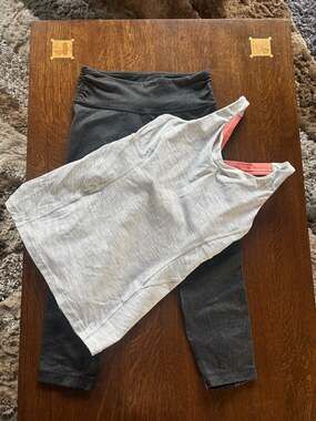 Lululemon Set: Stash N Run Tank & Dark Grey Heathered Crop Leggings(6)